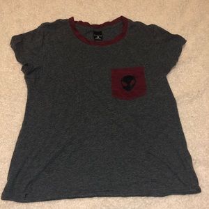 Alien pocket tee